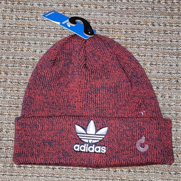 Adidas Red and Black Knit Beanie original Adidas trefoil NWT - Picture 1 of 6